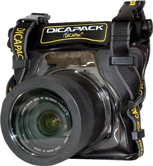 DiCAPac WP-S5 wasserdichte Spiegelreflex-Kameratasche - vorne mit Kamera